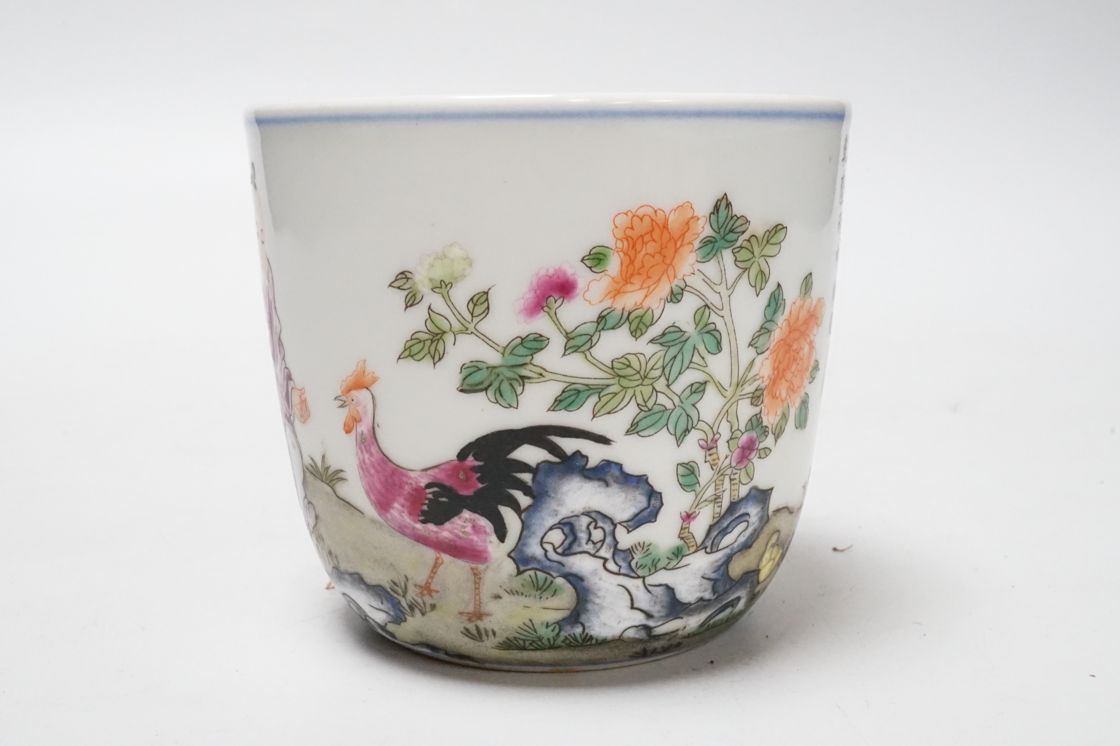 A Chinese famille rose enamel cup, 7cm high